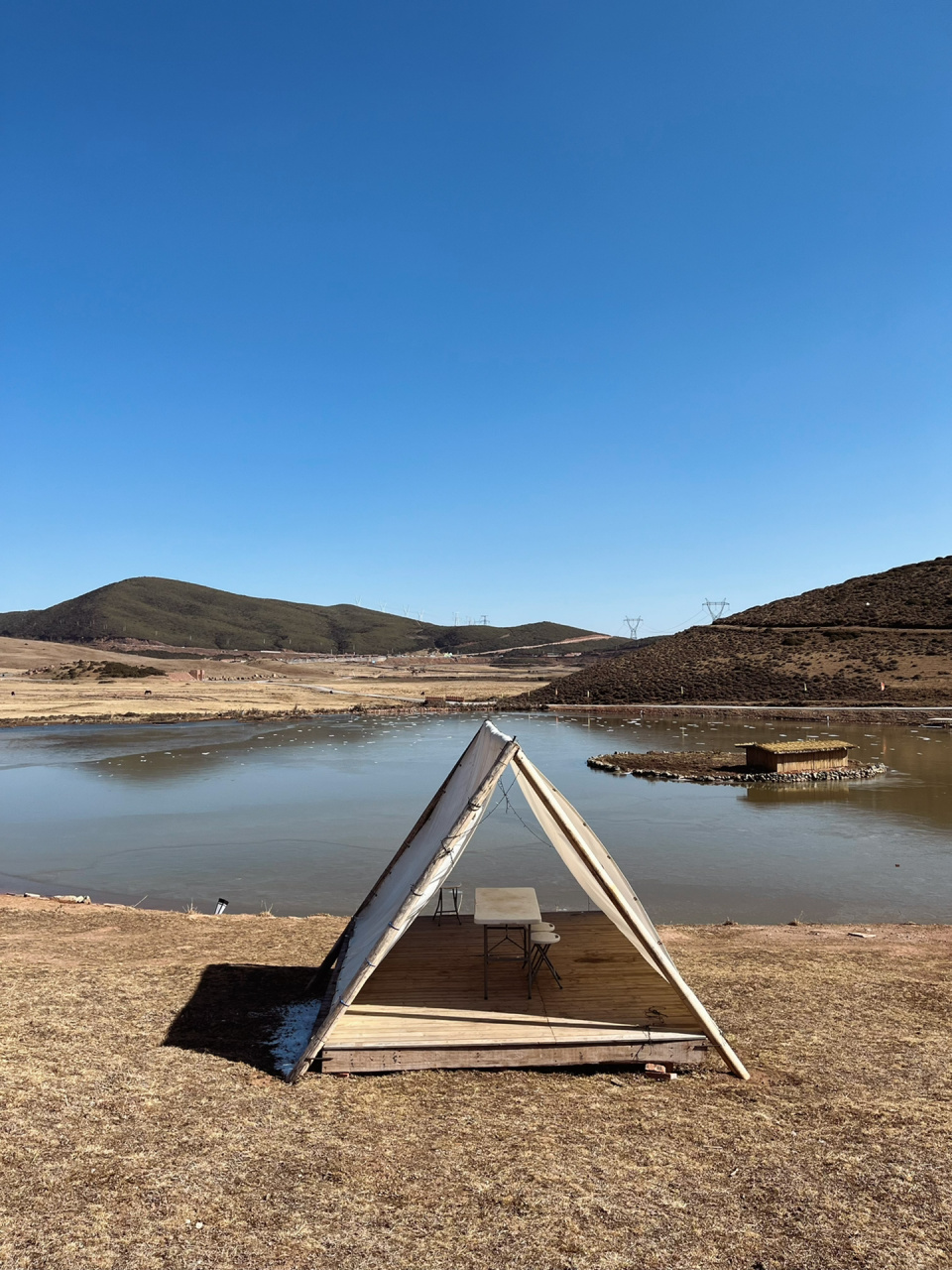 谷克德位于离西昌市区一小时车程的昭觉县境内 高山草甸 夏季可以露营