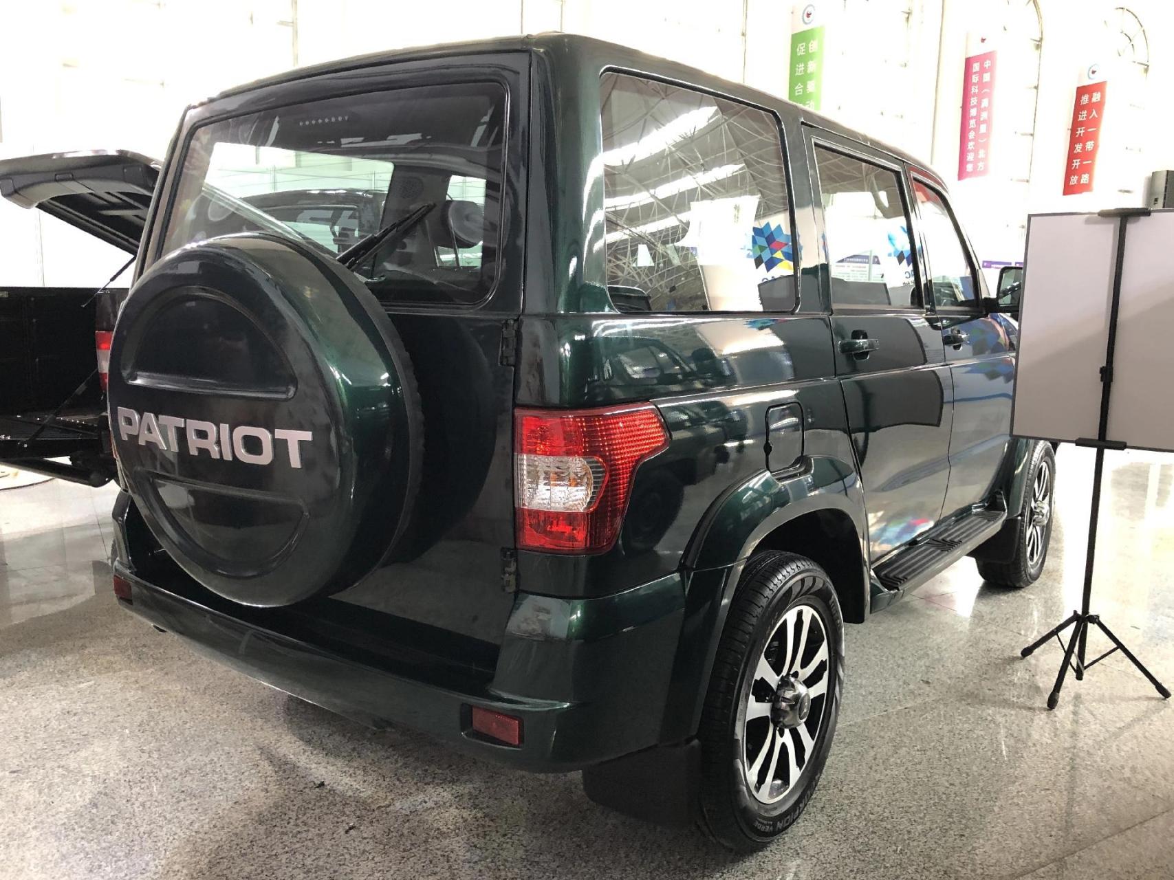 瓦滋爱国者,越野车