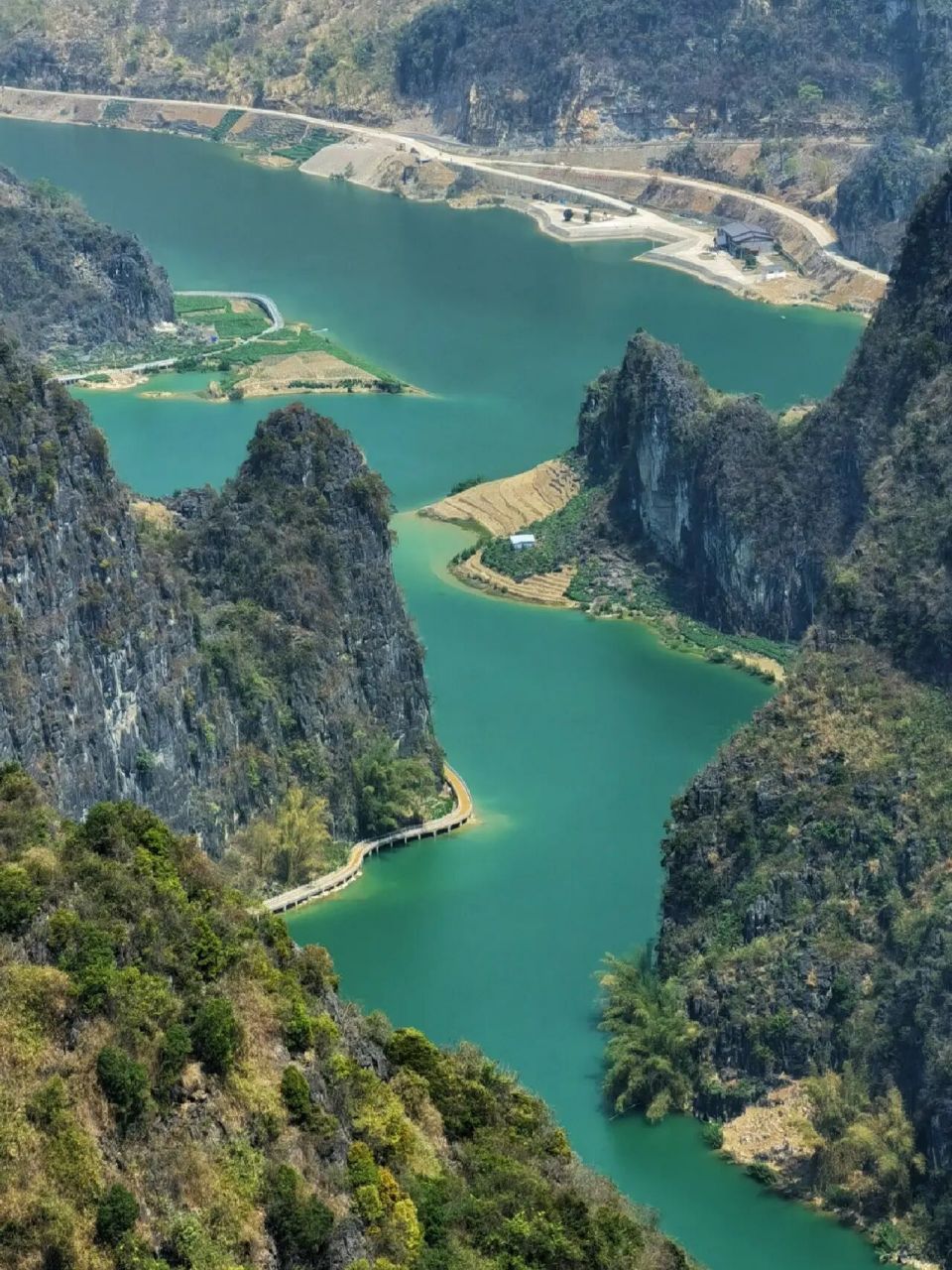 闯入一副绝美伦比的山水画中 百色的小众景点凌云浩坤湖 从南宁出发3