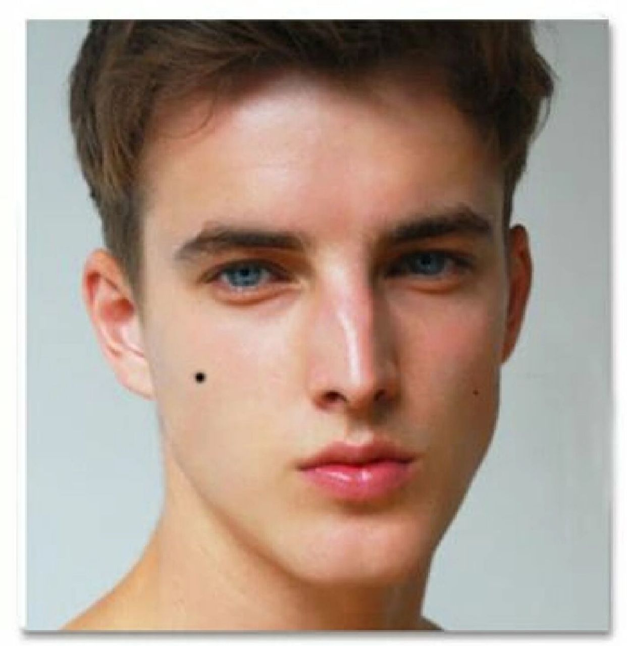 面部10处恶痣图解   面部10处恶痣图解 天中,天庭,司空,中正长痣 天中