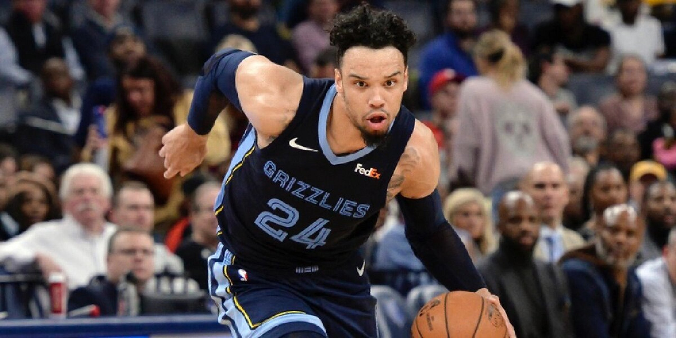 狄龙布鲁克斯 今天分享的球星是灰熊队的后卫狄龙·布鲁克斯,1996年