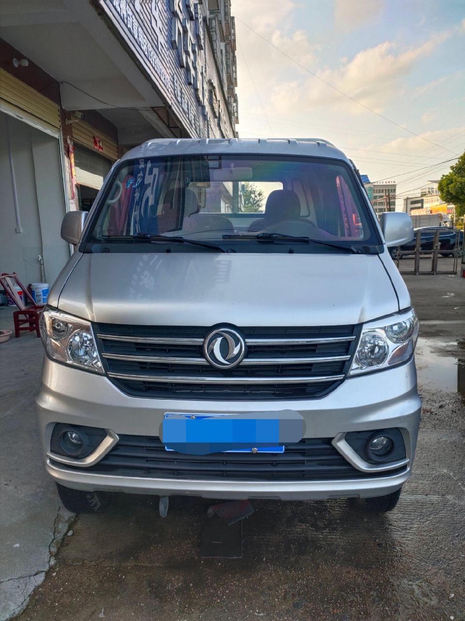 东风单排后双轮货车.