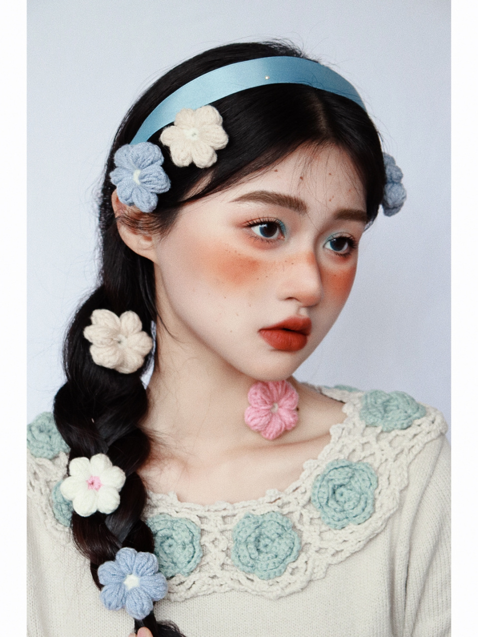 妆前:芭比波朗虫草隔离妆前乳 定妆:芭比波朗羽柔蜜粉饼 	 #创意妆