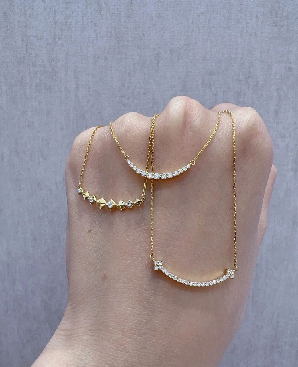 周大福17916系列微笑项链 周大福17916微笑光芒22k金与钻石默契协作勾