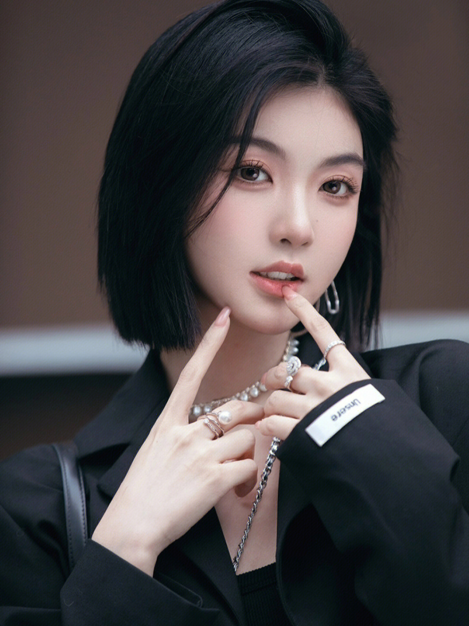 短发美女中的纯欲天花板@小南瓜bean 小鹿感的大眼睛 狐狸系长相的