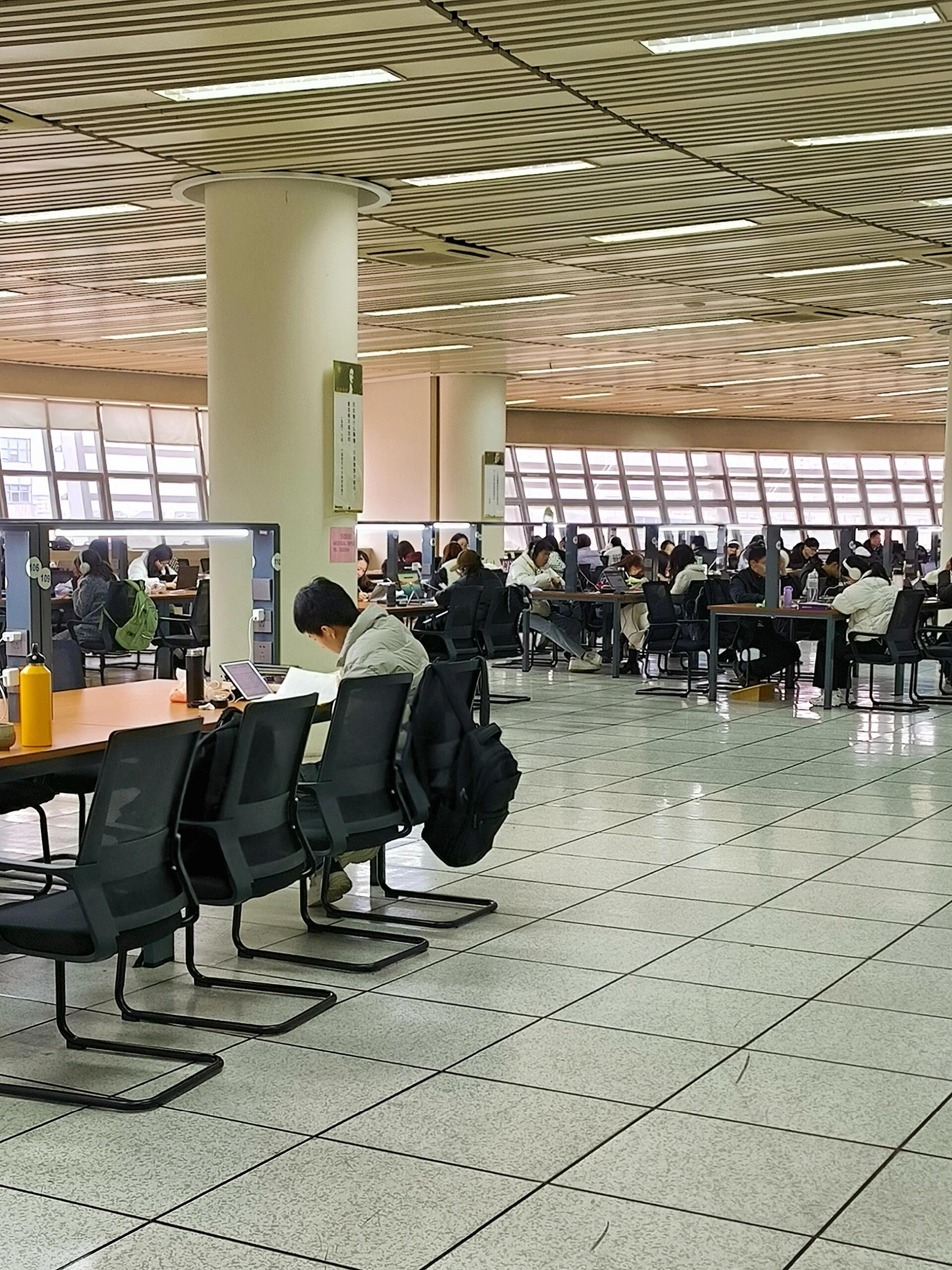 上学第一天的苏大图书馆