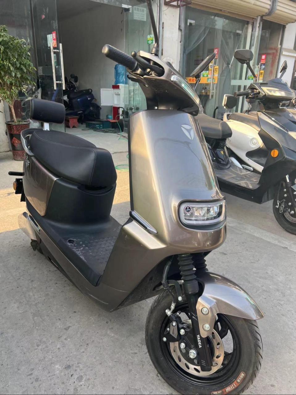 三个月准新车!雅迪冠能e6,五块22a,续航55公里左右,电池整车质保