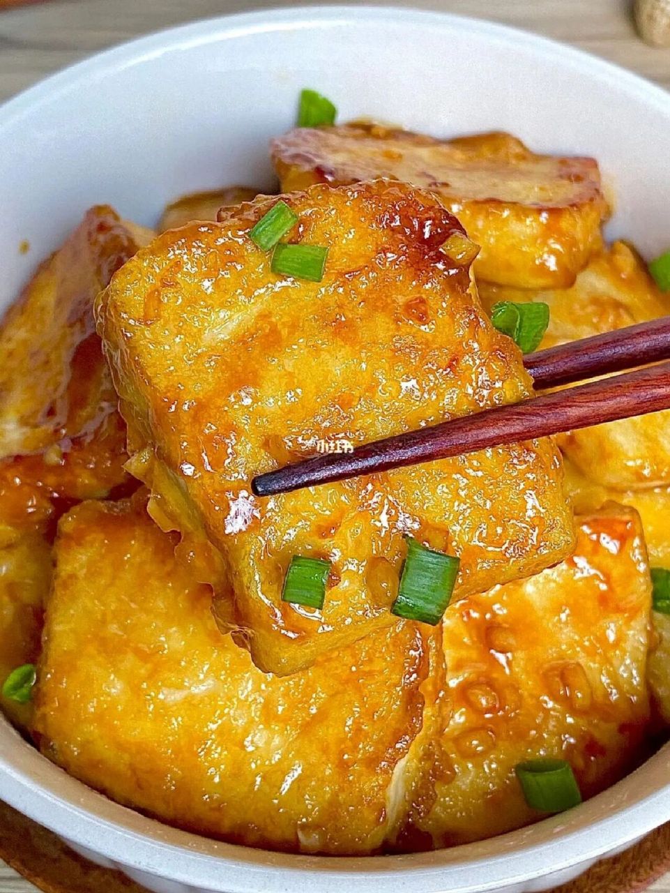 油炸酥豆腐是一道简单的家常菜不要丢 吃起来很好吃,不要输给肉!