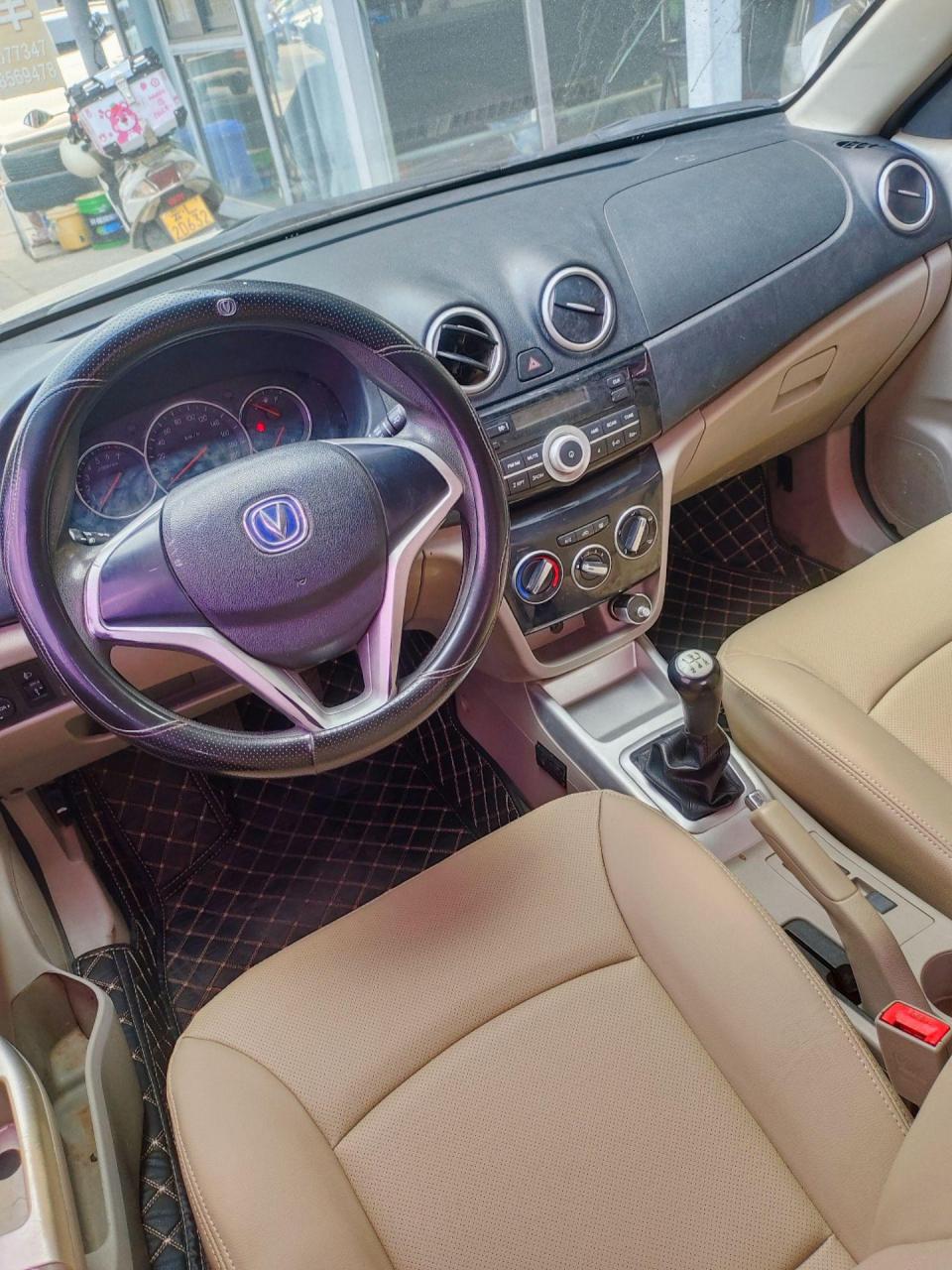 082017年4月上牌长安悦翔v3,手动挡1.