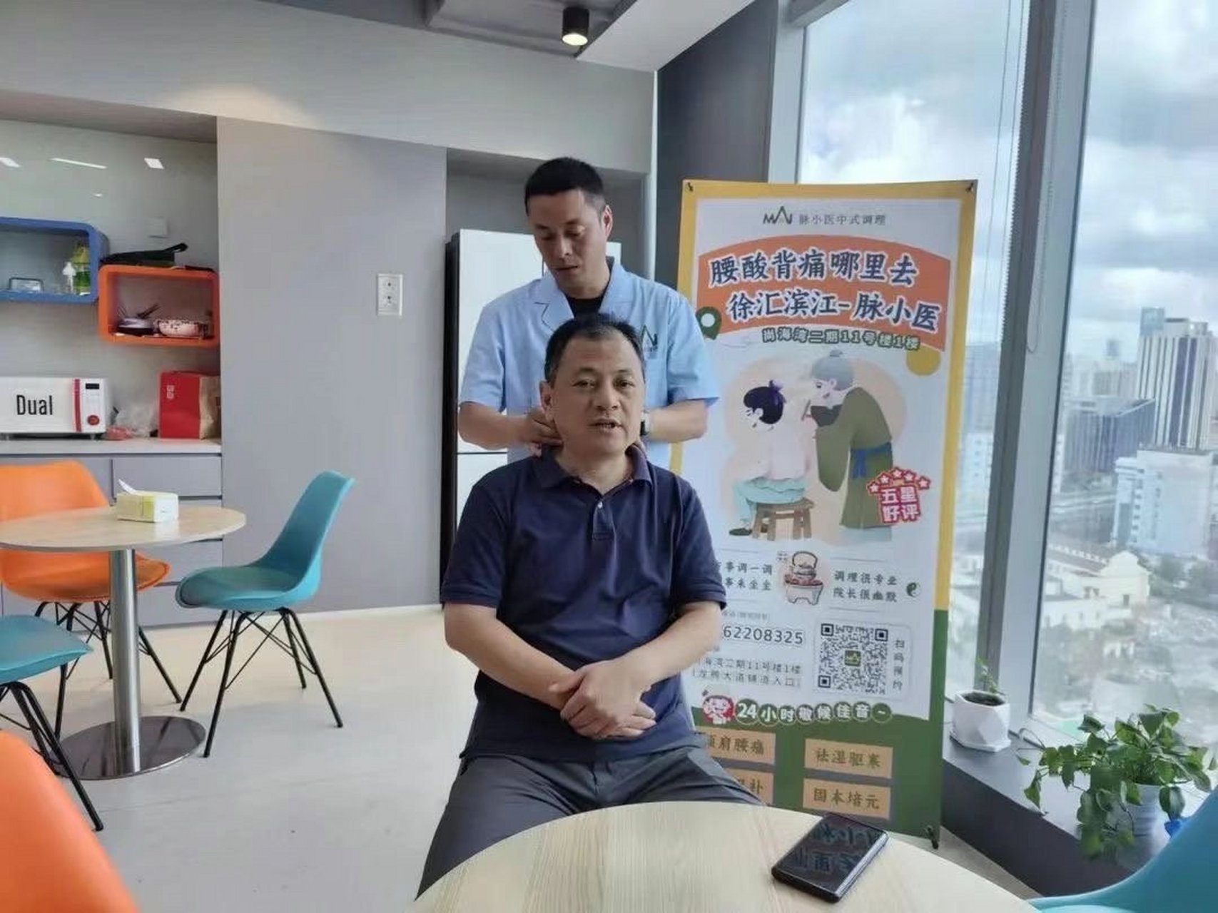 【优化营商环境更接地气,斜土街道为企业送上健康服务】8月3日,徐汇区