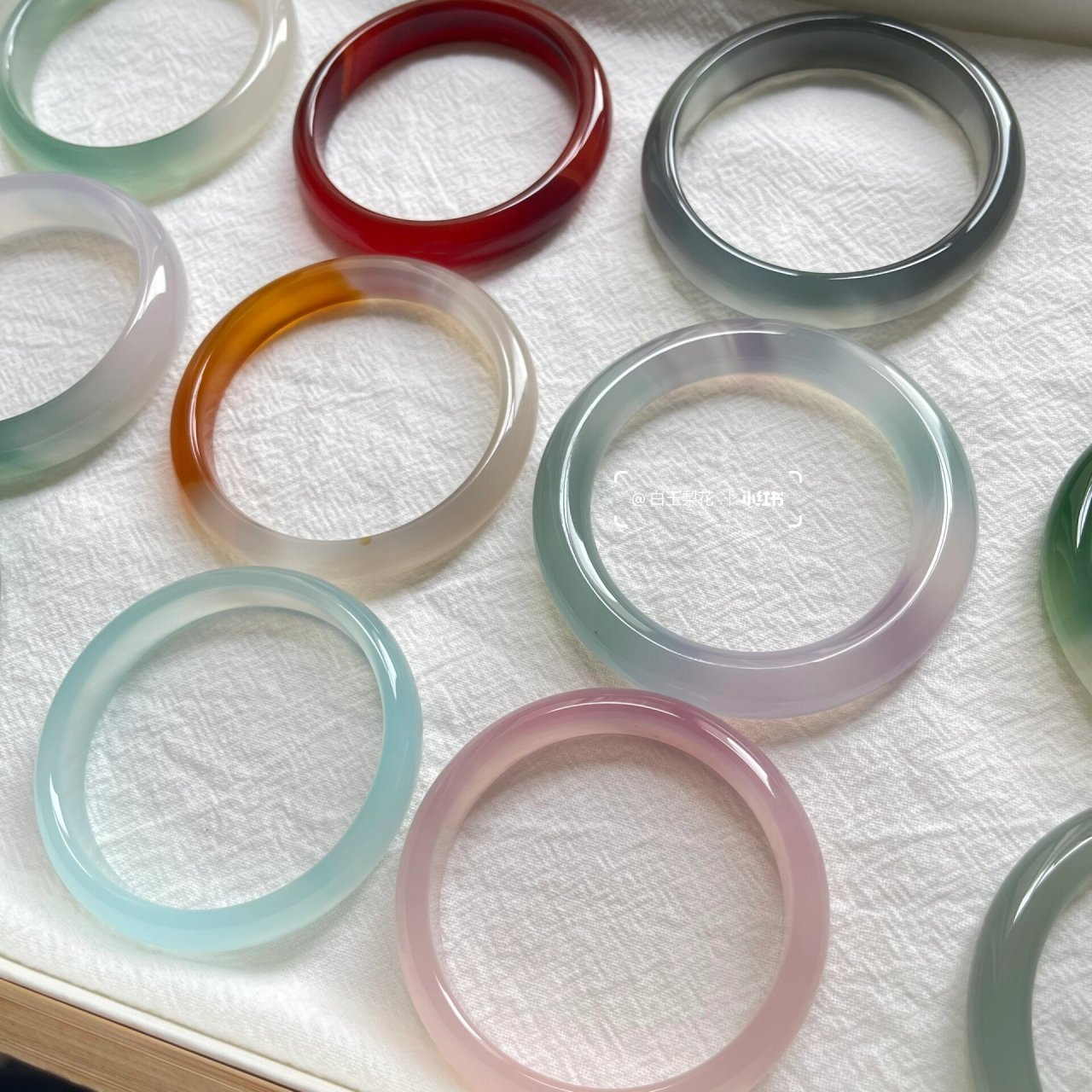 2590 穷鬼买手镯建议:玛瑙玉髓手镯 材质:玛瑙,玉髓 圈口:50-63