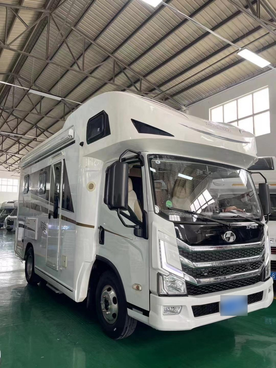 最新到店:22年1月上牌骏驰上汽轻卡h500房车,2.