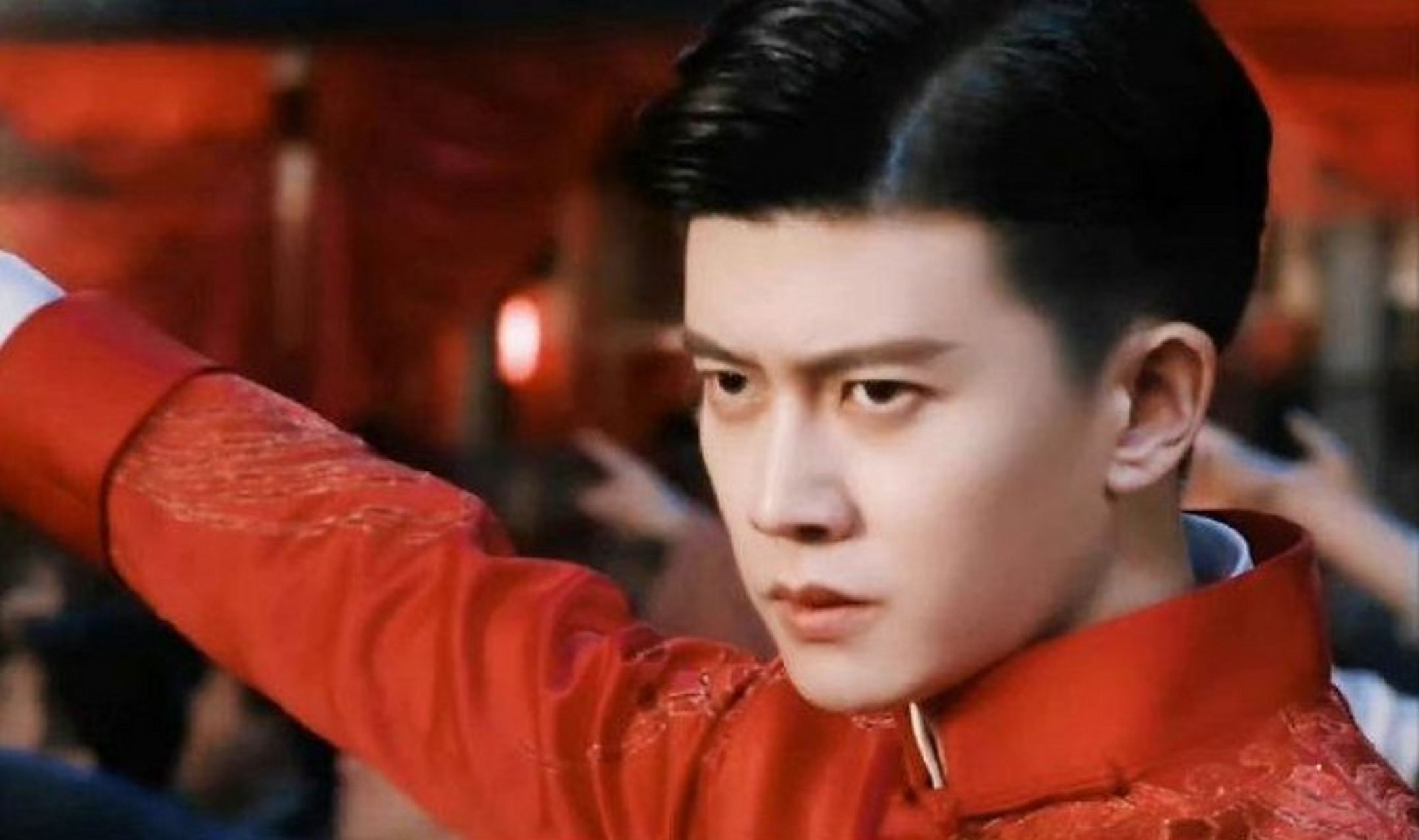 请君#任嘉伦李沁请君红衣婚服造型国超果然演一部剧就结一次婚,李沁