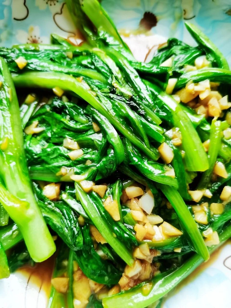 9797食材95 油麦菜500克,大蒜8个,蚝油3勺,生抽2勺 	 9797