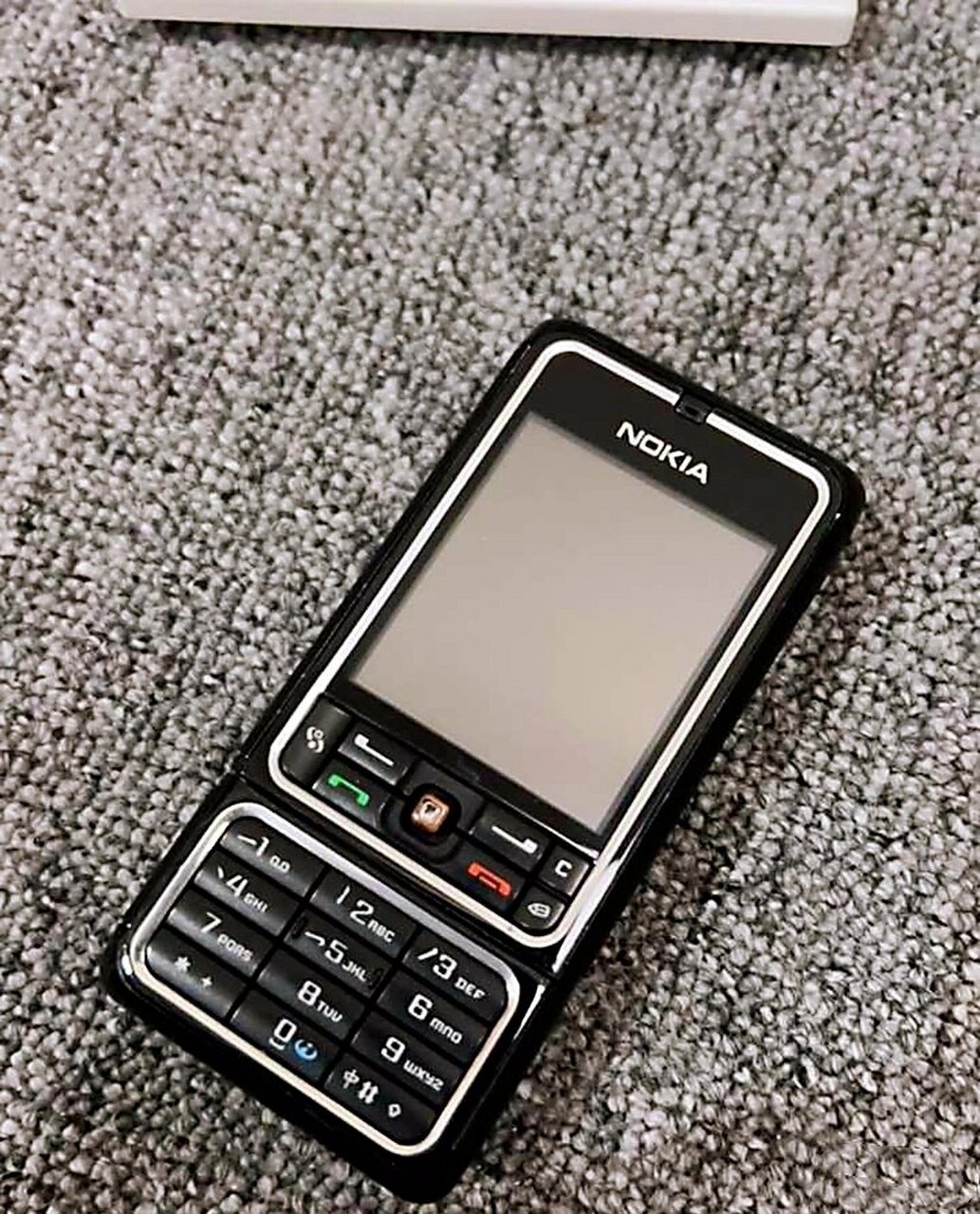 诺基亚3250,扭腰直接放音乐的方块手机  3250 大家对2006年上映的由