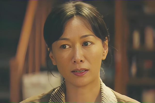 齐襄,这位在娱乐圈默默耕耘了24年的女演员,终于凭借《北上》中的出色