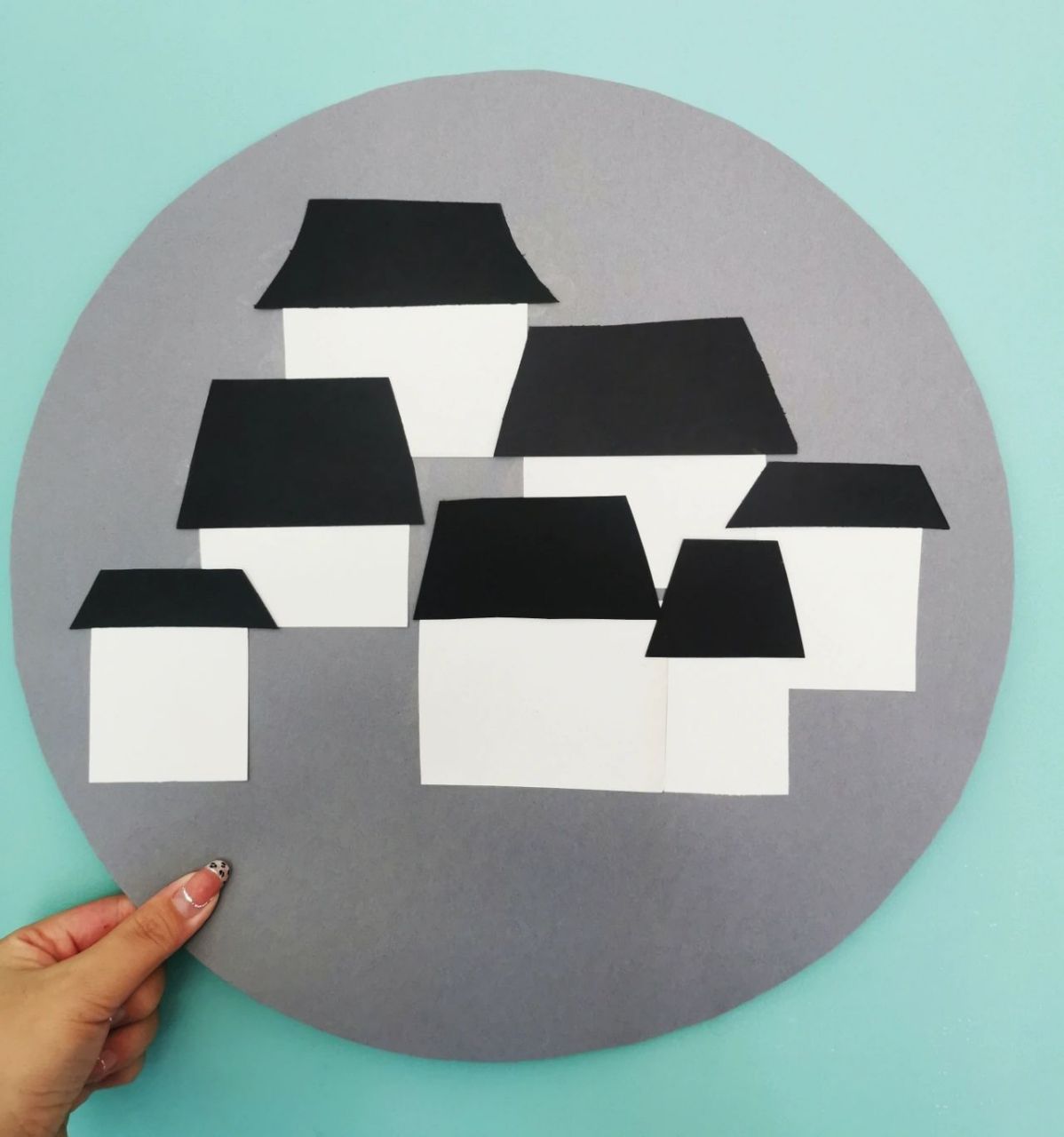 简单的剪纸拼贴画—《小村秋色》4-6岁 1.