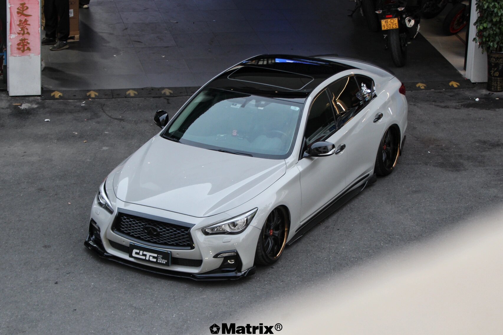 英菲尼迪q50l 超亮亚灰 #汽车改色贴膜# #车身改色膜# #英菲尼迪q50l