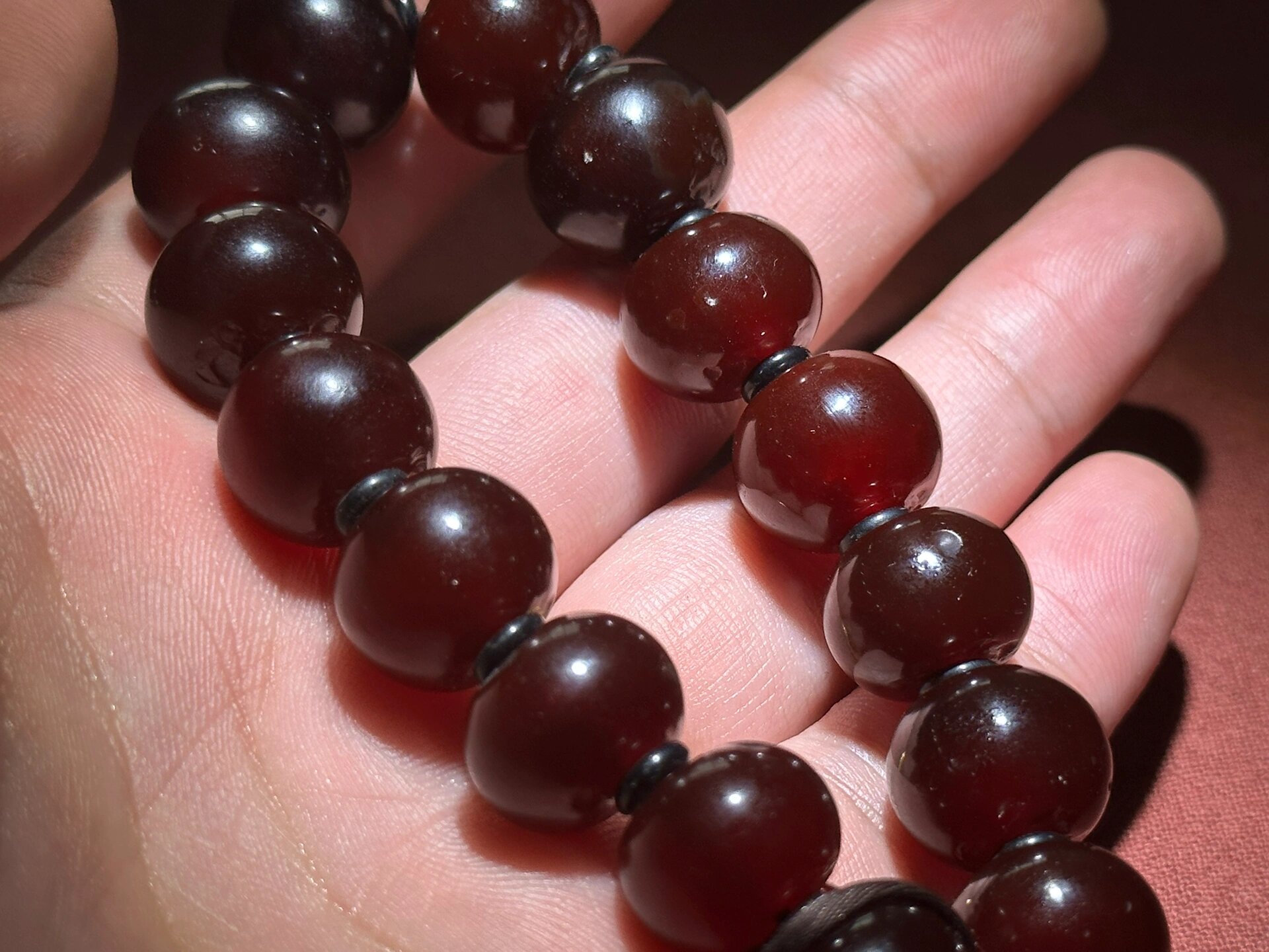 唐代玛瑙珠 唐代古珠由于色如蜜糖,所以也叫唐球.