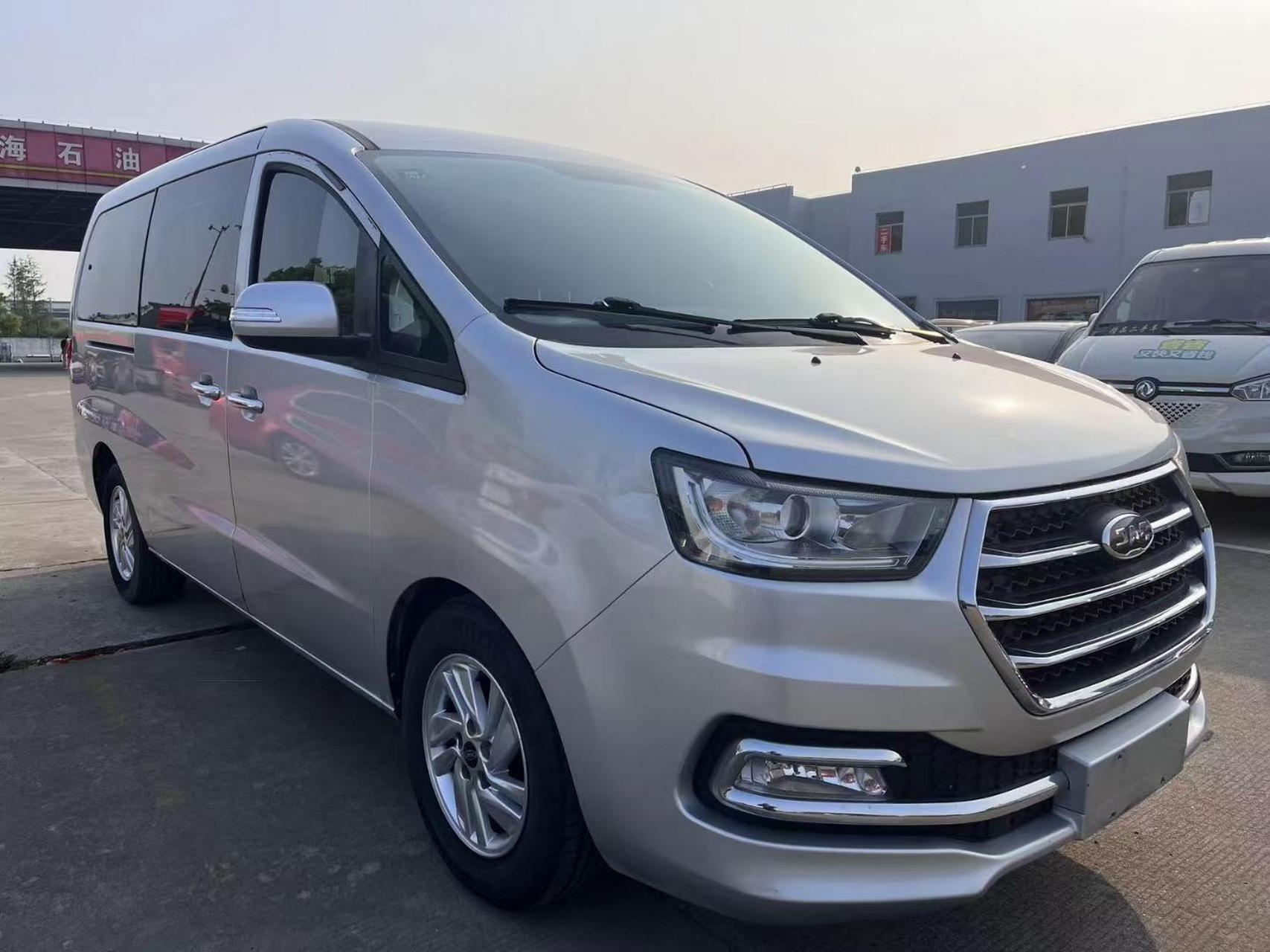 七座商务车江淮瑞风m4,2.