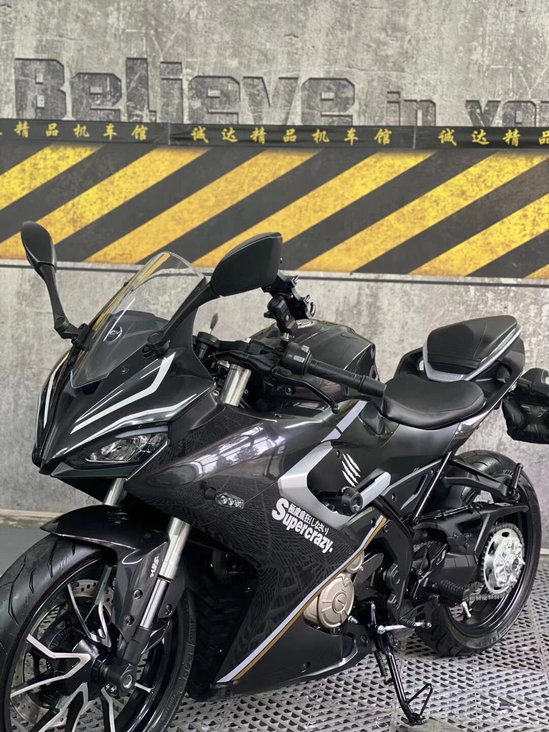 qjmoto赛250单摇臂 14000元 【车辆型号】:qjmoto赛250单摇臂 【车辆