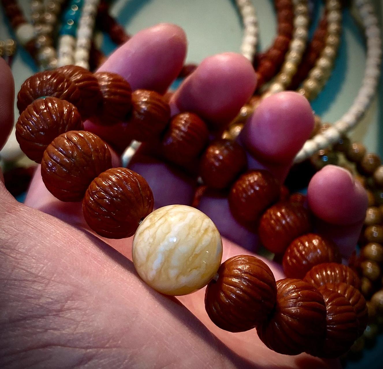 猴头土豪串 搭配蜜蜡 非常不错的蜜蜡圆珠尺寸17mm