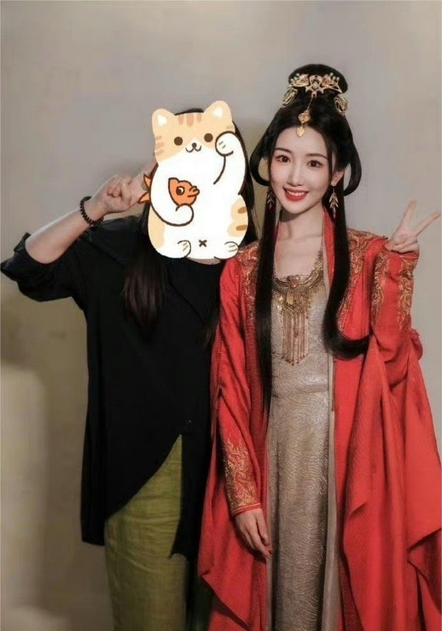 毛晓彤庆余年2红衣造型# 姐姐真的好美,古装造型好漂亮