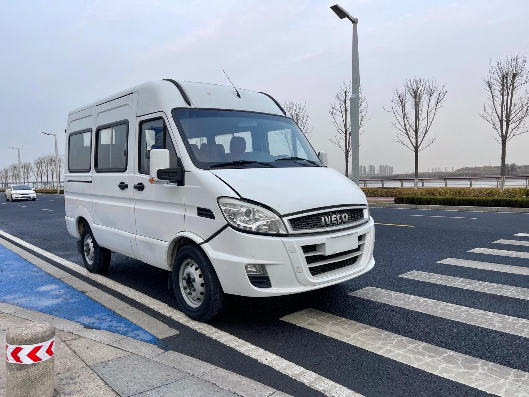 2015年上牌依维柯新款宝迪,进口2.