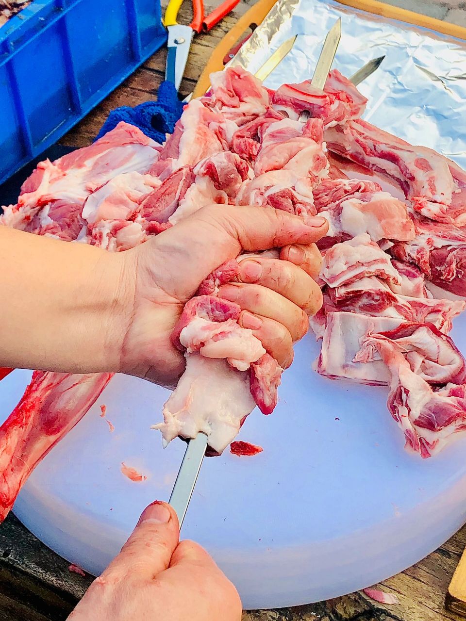 论斤卖羊肉的敞亮老板～不好吃不要钱 老板上来就问我 :遇到过这种论