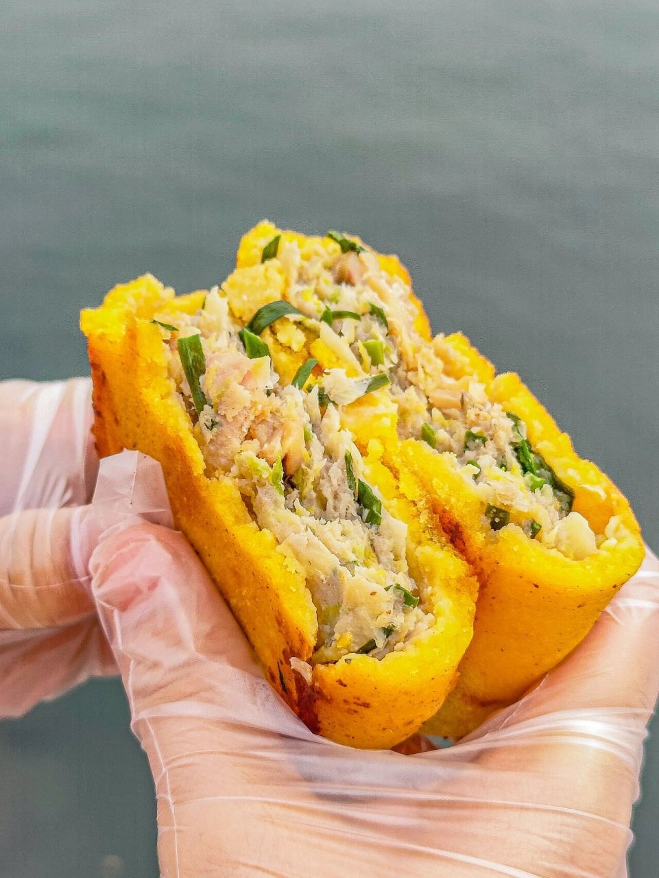 大连也有瓦房店专属菜饼子6015掰开满满鱼肉 大连也有不发面的菜