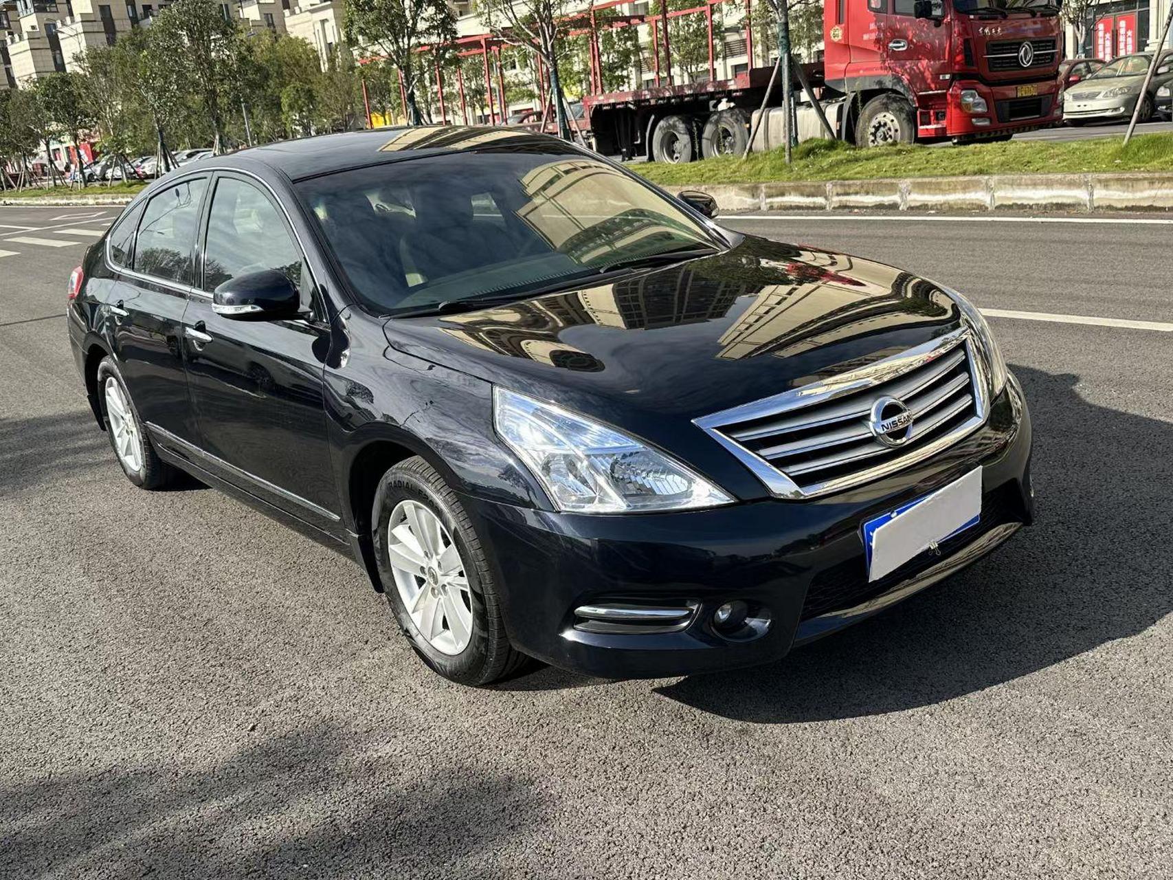 11上牌日产天籁2.5v6发动机