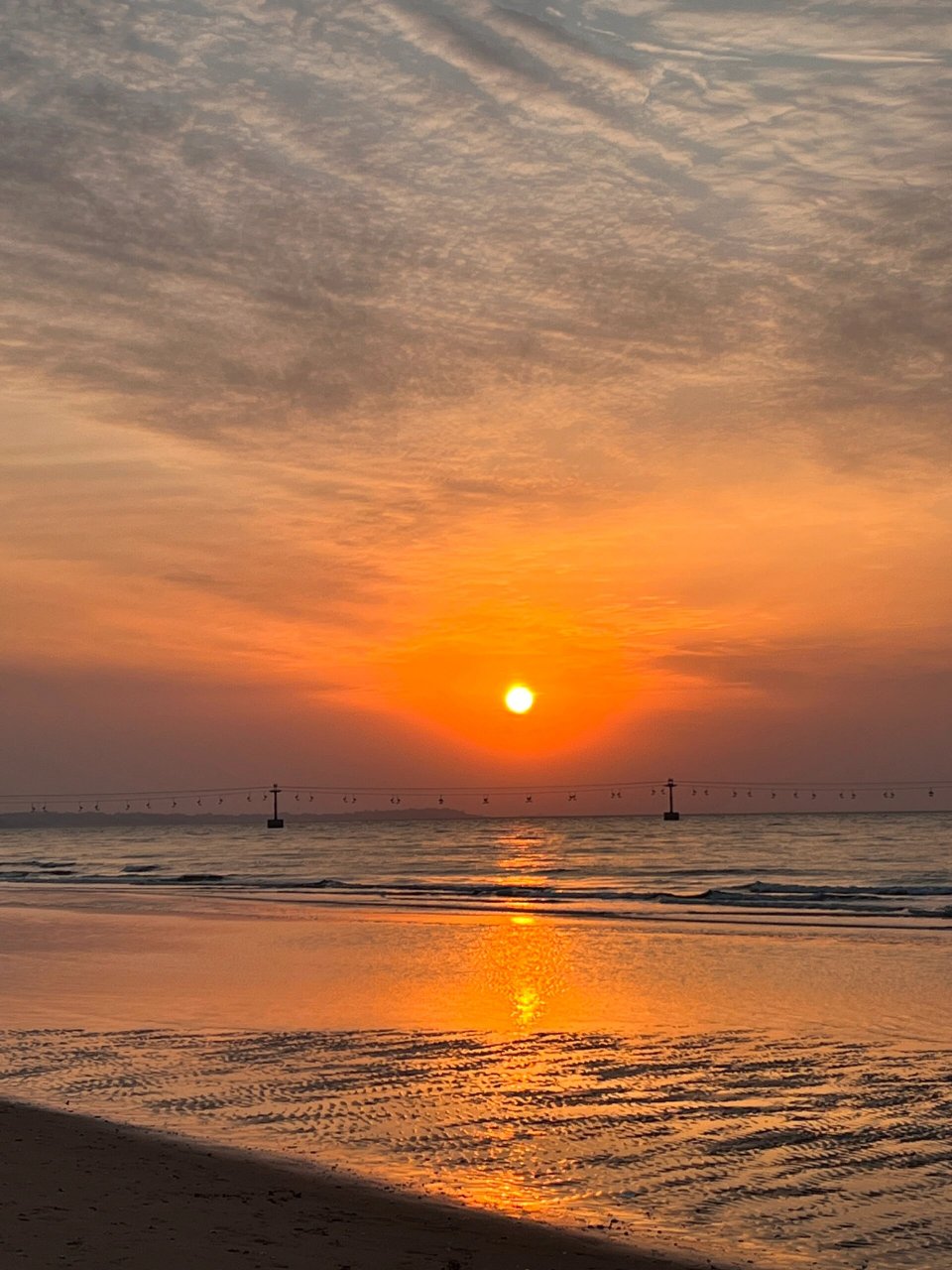 南戴河日出 虽然天气预报上说是阴天 但还是看到了日出