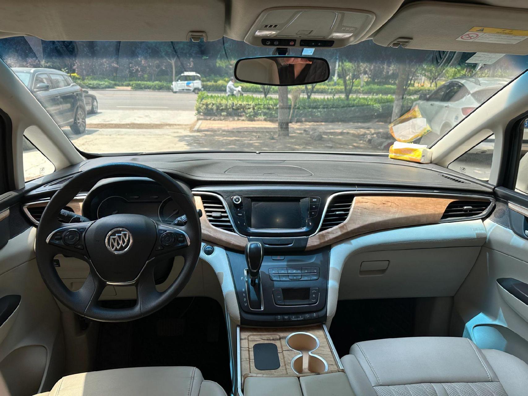 20年别克gl8es改装蒙娜丽莎套装,一手户,实表12万