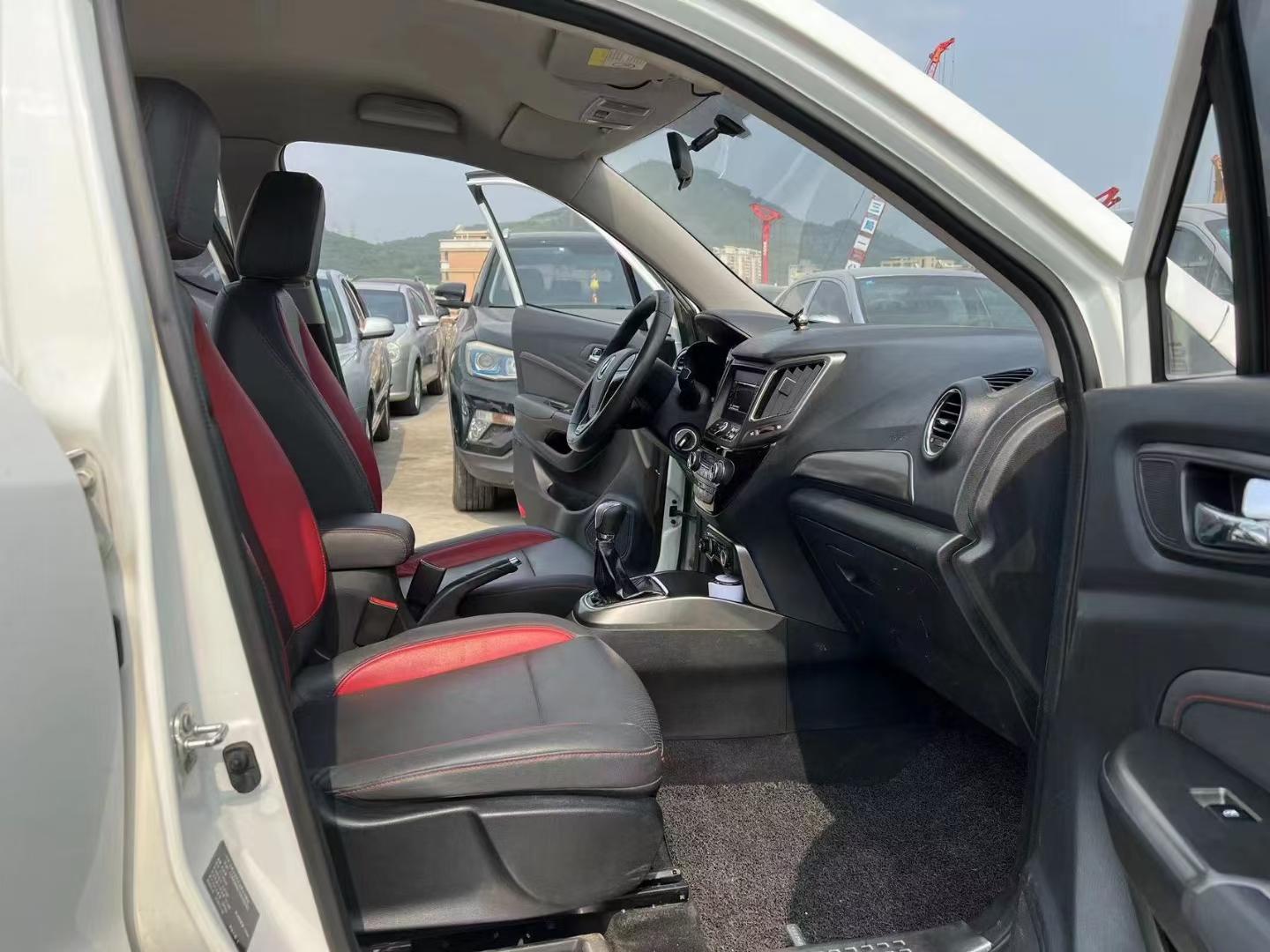 1万多包过户 17年长安cs15,车况亮才8万多公里实表,一手车,内饰亮