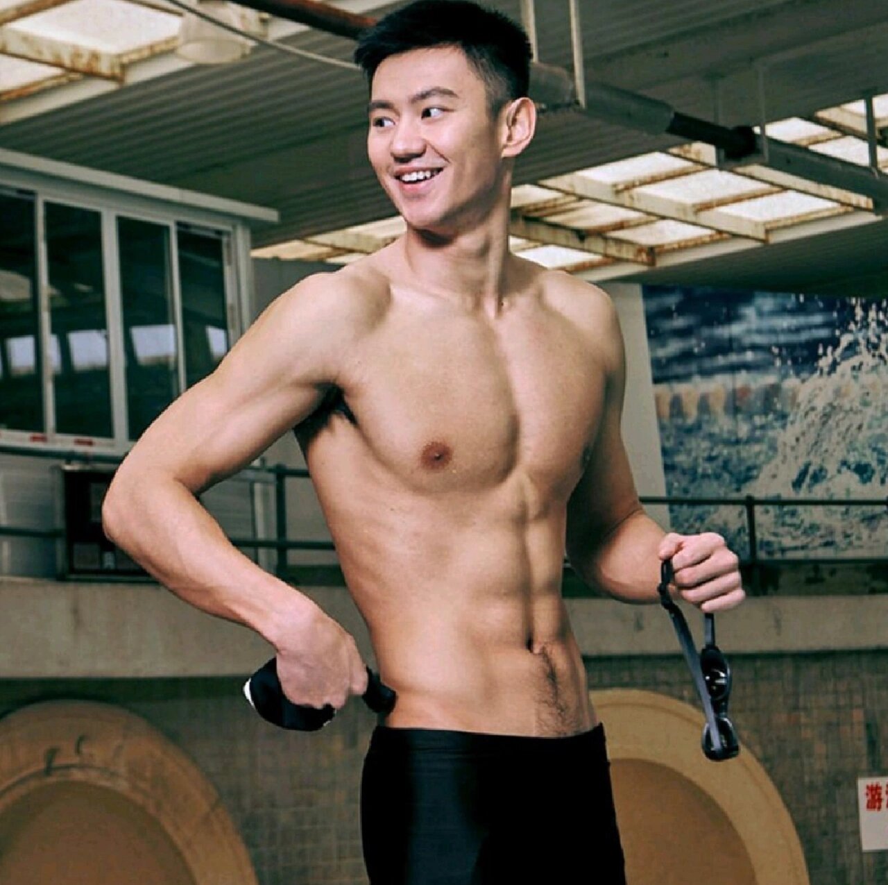 男生写真分享 游泳体育生16615些宁泽涛腹肌 大运会来临,谁没有