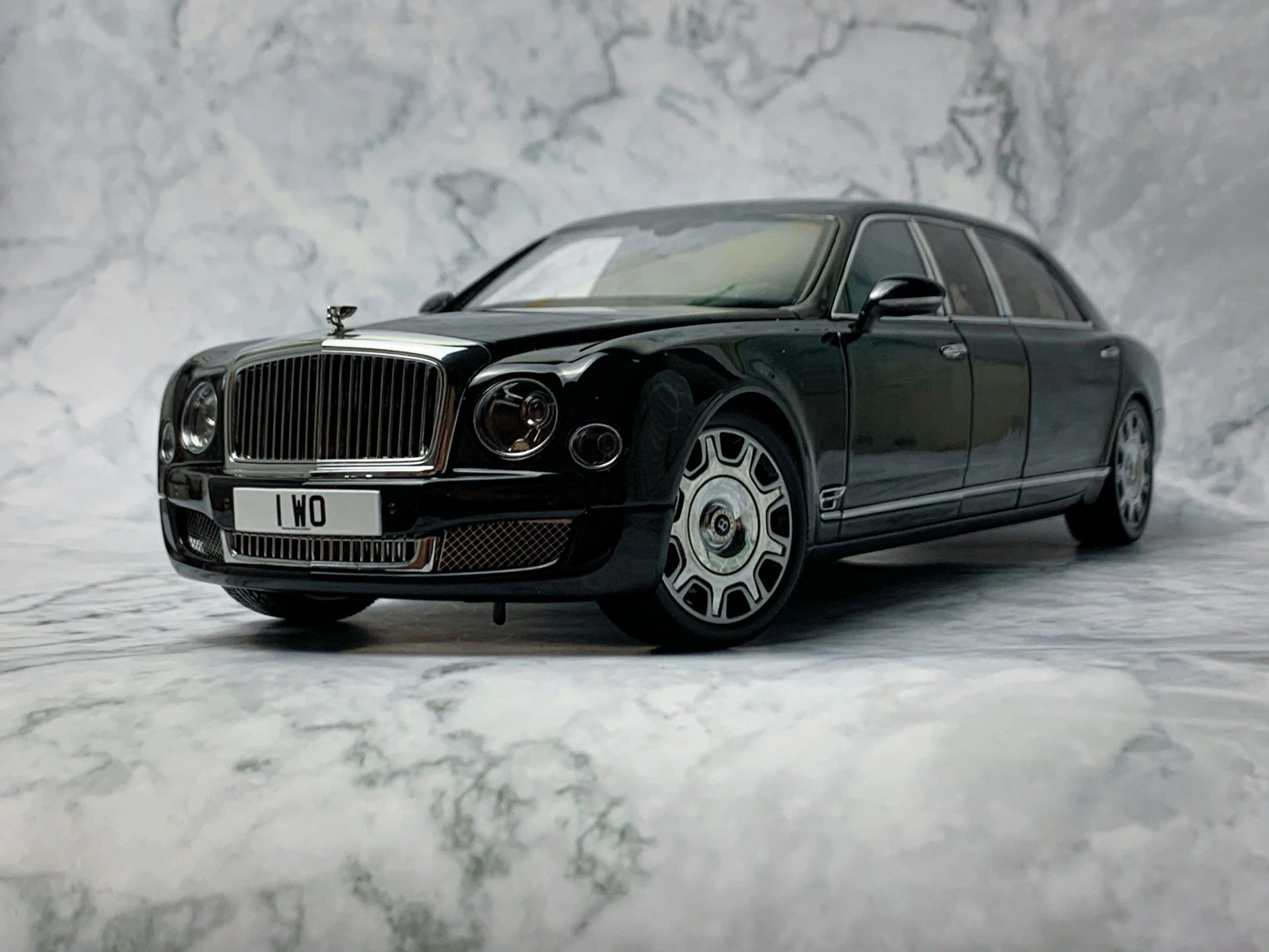 mulsanne bentley mulsanne 比例:1/18 品牌:ar 珍珠黑色搭配电镀轮毂