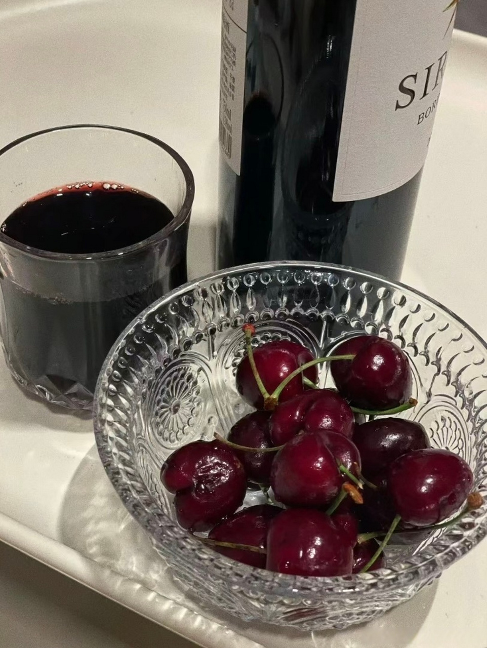 有喜欢下雨天一个人在家喝酒的吗?