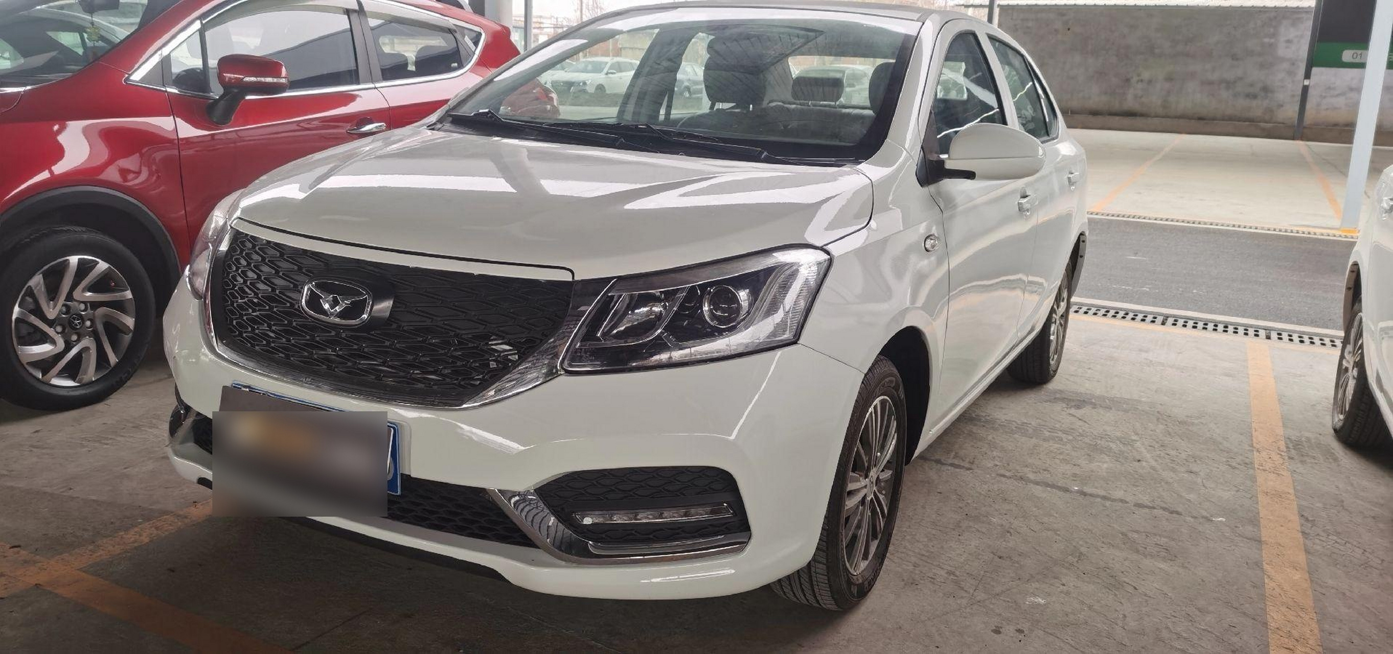 奇瑞凯翼汽车e3,行驶了4万左右公里数,自动挡练手代步车.