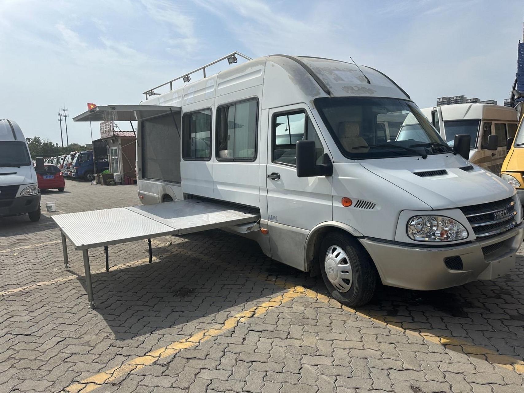 201 6年5月依维柯宝迪,带飞翼门:房车空间绝对给力,总长7.