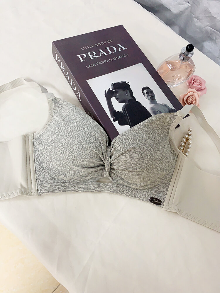 这件内衣简直是来拯救有副乳的姐妹8 这件调整型内衣好聚拢好显大~ 外