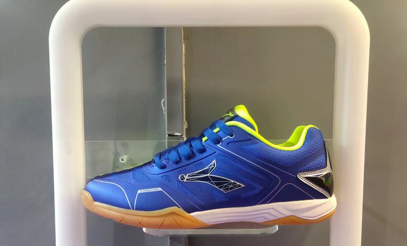 速博特乒乓球鞋 速博特乒乓球鞋,灵动二代,35码到44码 都有防滑鞋底