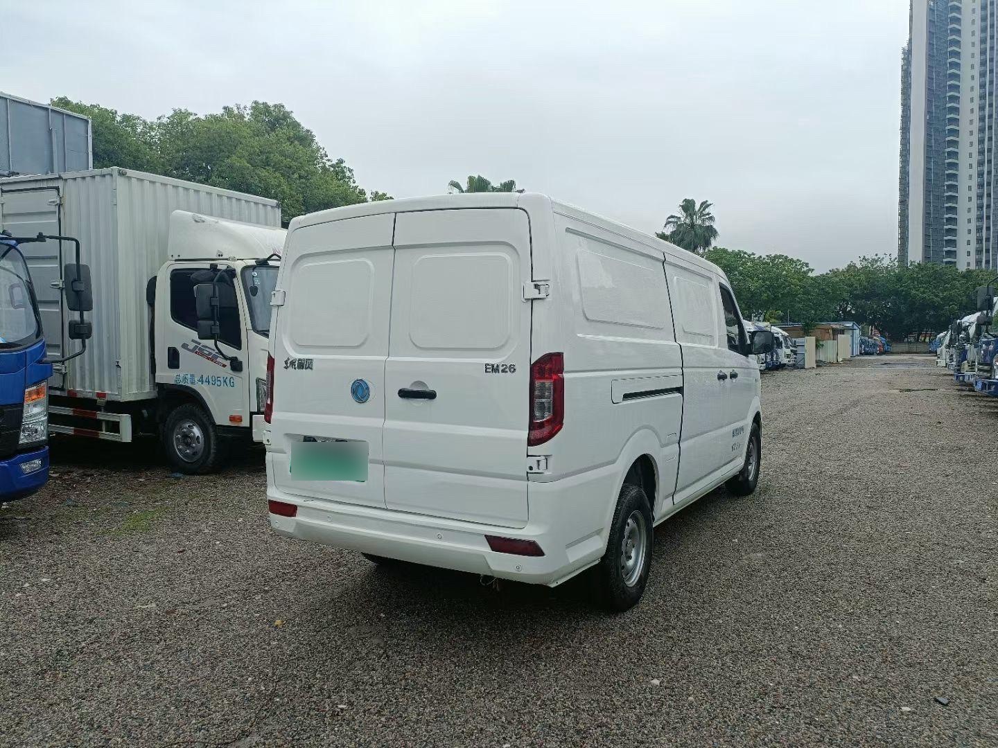 2021东风御风em26新能源面包车,河南锂动电池续航200公里左右,车厢6方