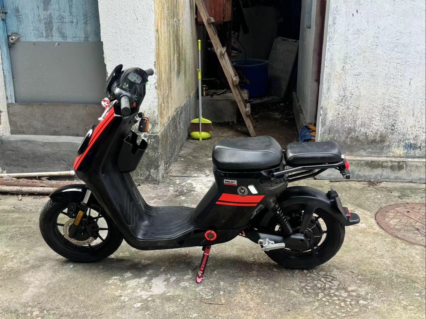 小牛 mqis 顶配版 4826a 8300公里 评分80 前后米其林半热容909012 两