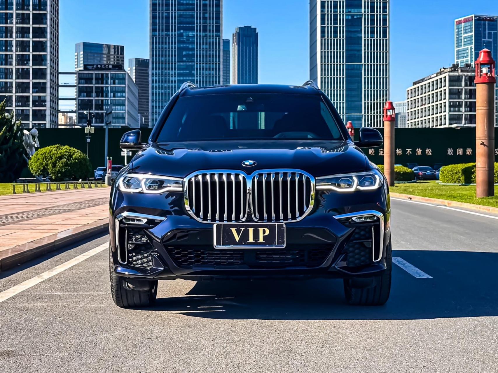 宝马x7 xdrive40i 尊享型m运动套装 【车辆排量】3.