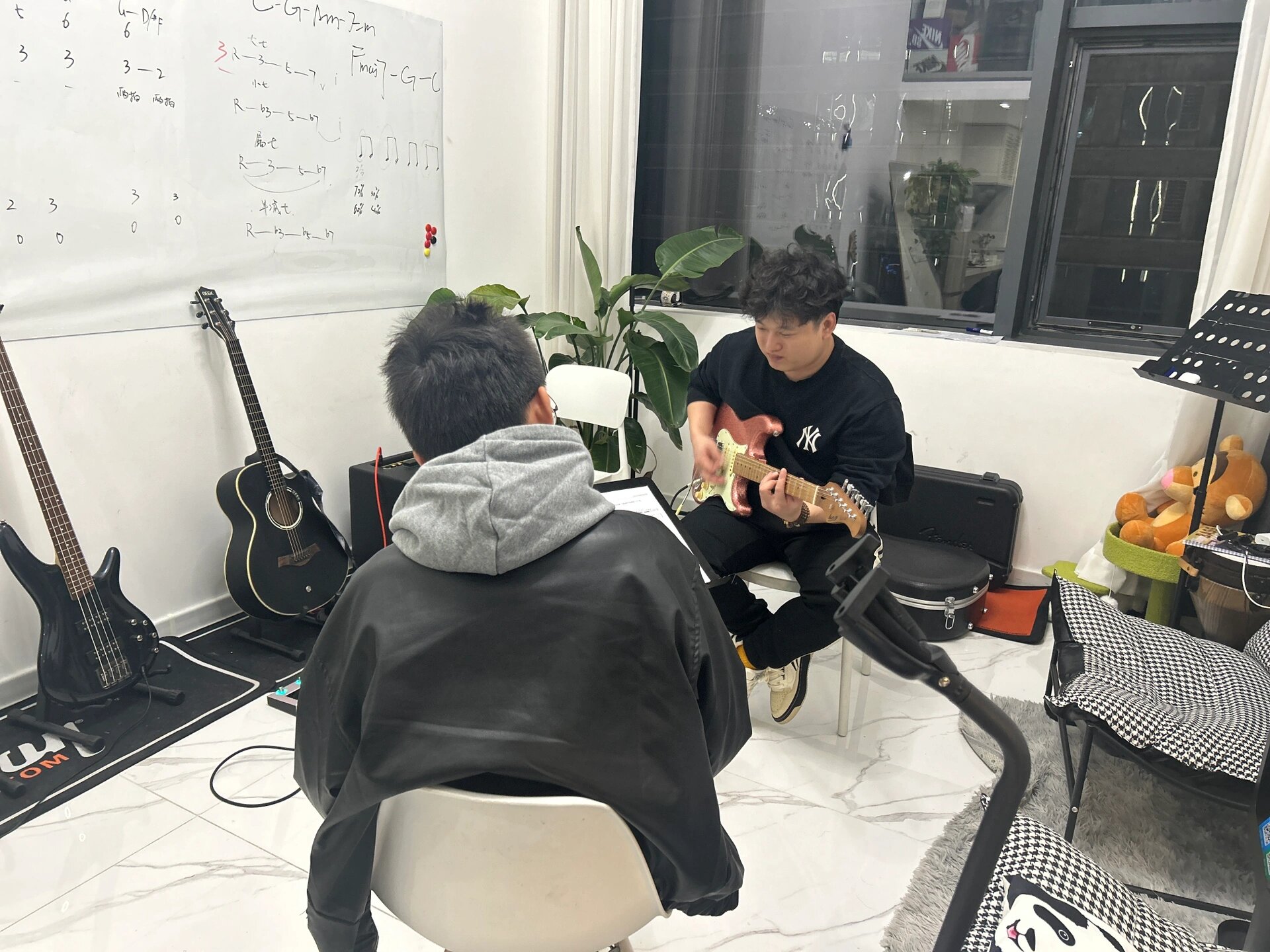 你的订制吉他老师上线啦