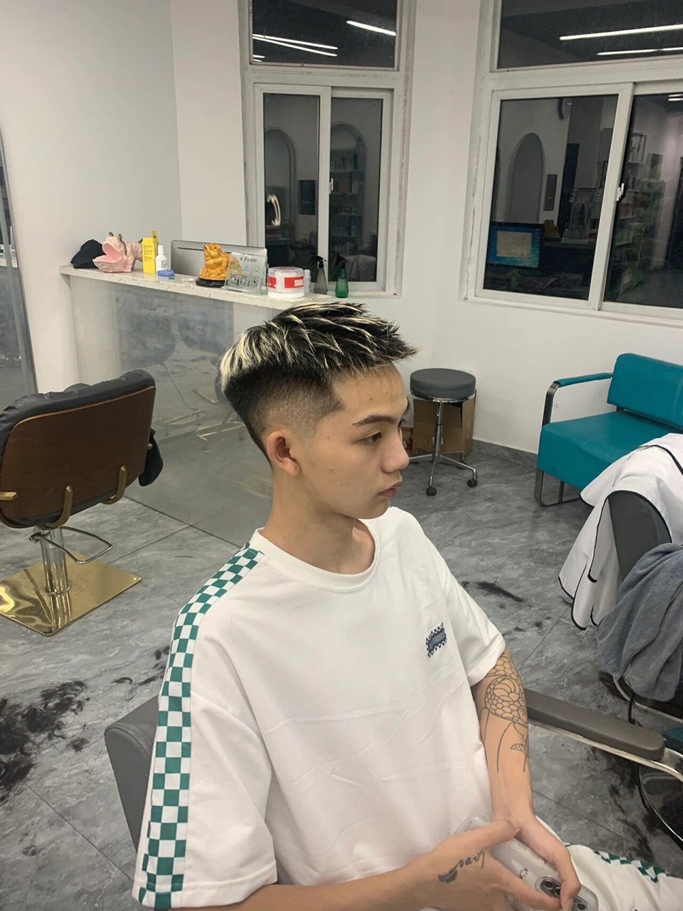 精神小伙高级感飞机头推荐 棱角分明的高级感短发