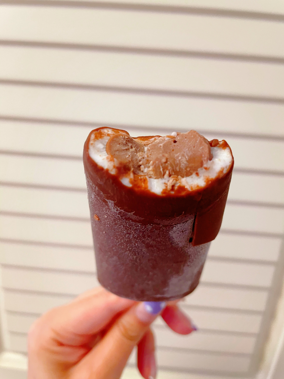 伊利旗下有很多系列的雪糕,每个系列的雪糕都受到了人们的欢迎.