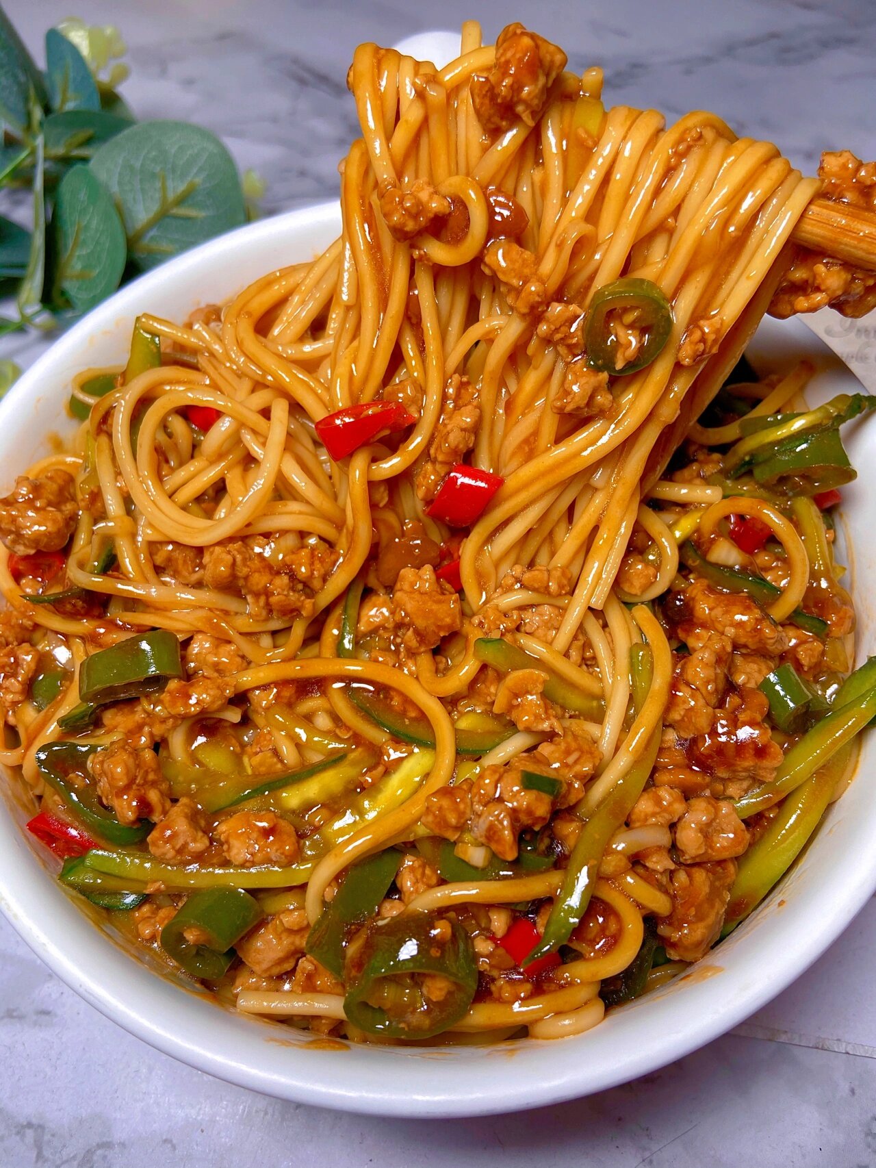 青椒肉酱拌面97酱汁浓郁朋友来我家点名要吃 爱吃面食的姐妹看这里!