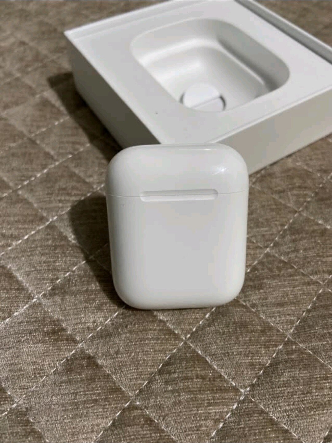 airpods2有线和无线的外观区别