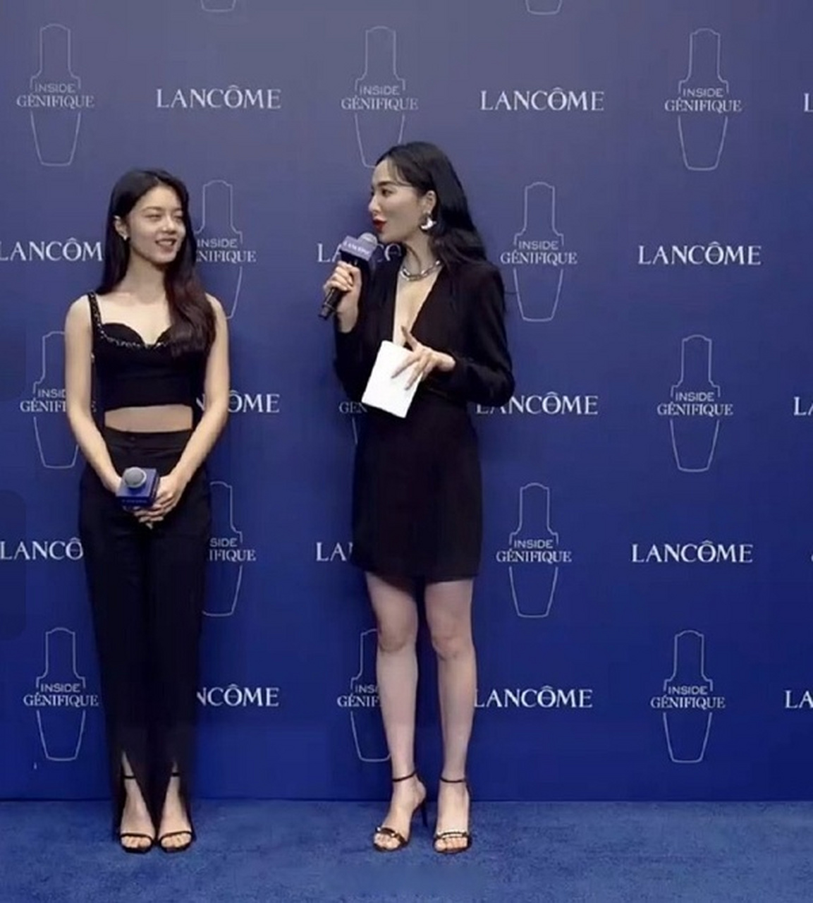 赵今麦这个身材比例在女明星里太虐了,完全的五五分.